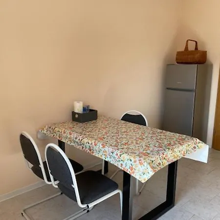 Apartment Rittergut Zu Groitzsch Muldenstrasse 1 *